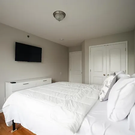 Newark Liberty Gem Brick House - Apt 3